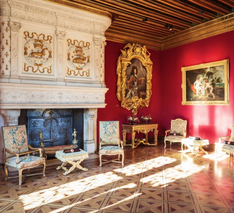 Mashrabiya wall panel in French-style hallway